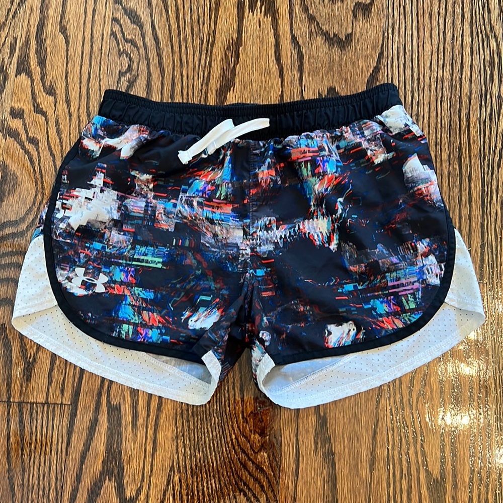 Under Armour Youth Large running shorts